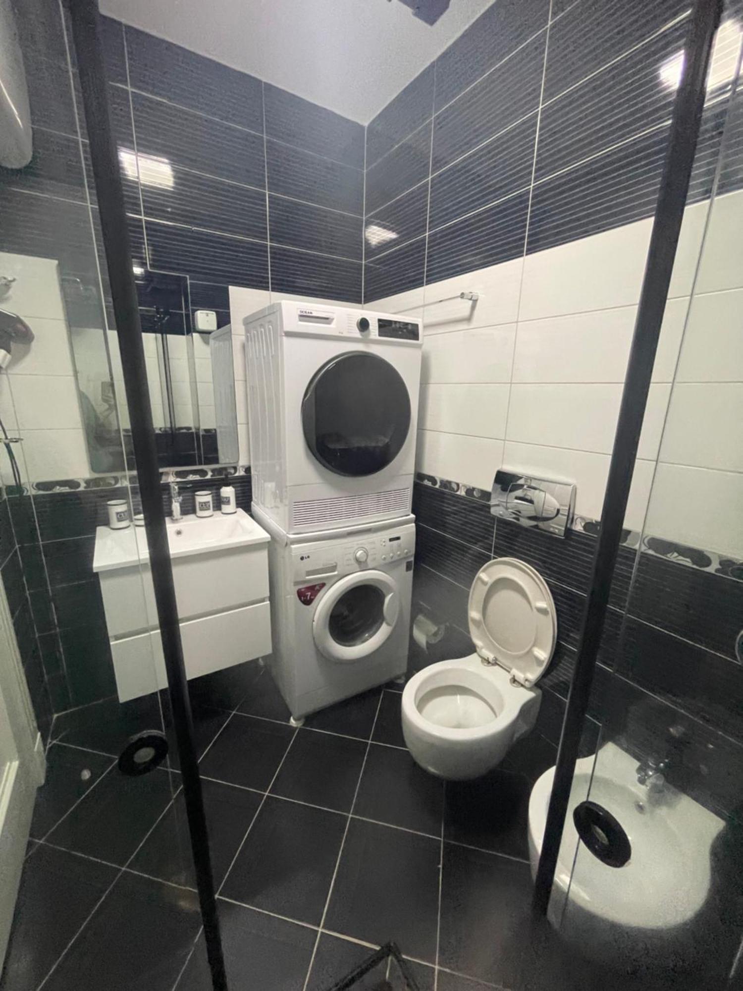 Deoni Apartment Luxury Tirana Bagian luar foto